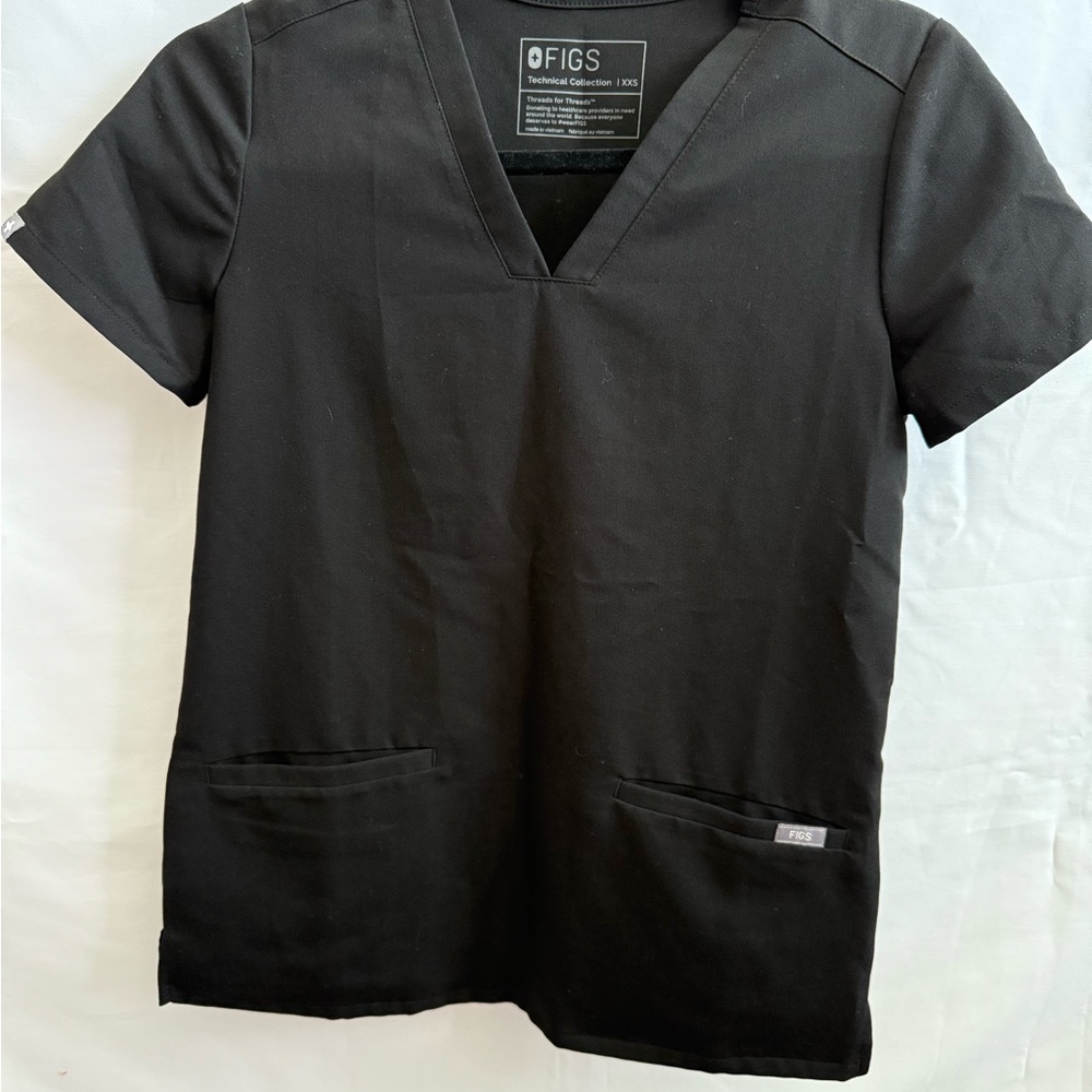 FIGS Black V-Neck Scrub Top